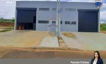 Imagem: LOCAÇÃO - BARRACÃO COM 196,68M² DE CONSTRUÇÃO