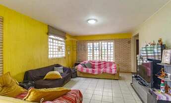 Imagem 5: Sobrado Colonial com 7 Quartos, 3 Suítes, 6 Vagas de Garagem e Ampla Área de Lazer à Venda