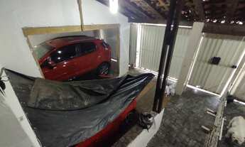 Imagem 7: Casa para venda possui 249 metros quadrados com 5 quartos em -