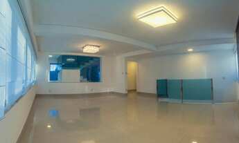 Imagem 2: Casa de condomínio para venda possui 538 metros quadrados com 4 quartos em Piatã - Salvad