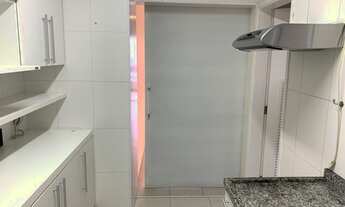 Imagem 7: Varanda com churrasqueira, 2 dorms, sendo 1 suíte, 2 vagas