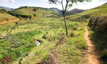 Imagem 3: Propriedade com superfície de 4 alqueires à 13 km do centro de Secretário - RJ