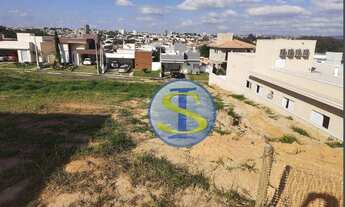 Imagem: Terreno em aclive, com topografia excelente