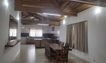 Imagem 2: Espetacular Casa Isolada - Condomínio Refugio dos Amigos - Piscina, Gourmet e Campo de Fut