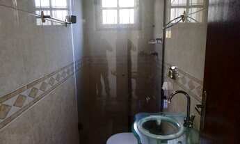 Imagem 6: Casa para venda possui 250 metros quadrados com 5 quartos