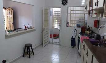 Imagem: Casa de esquina, Ao lado do Yacht Club Santo