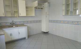 Imagem 7: Casa para venda possui 250 metros quadrados com 5 quartos