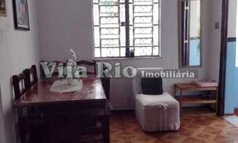 Imagem 2: Casa para venda tem 70 metros quadrados com 2 quartos em Irajá - Rio de Janeiro - RJ