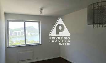 Imagem 2: 2 quartos, dependência completa e vaga na escritura