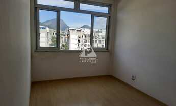 Imagem 2: Quarto e sala com vaga e vista espetacular em Botafogo