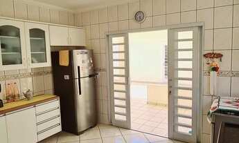 Imagem 5: Sobrado para venda com 250 metros quadrados com 4 quartos