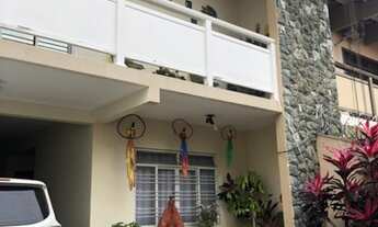 Imagem 2: Sobrado para venda tem 190 metros quadrados com 3 quartos em Setor Coimbra - Goiânia - GO