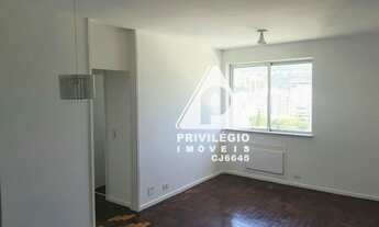 Imagem 1: 2 quartos, dependência completa e vaga na escritura