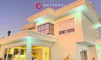 Imagem: Casa duplex de alto padrão, mobiliada no