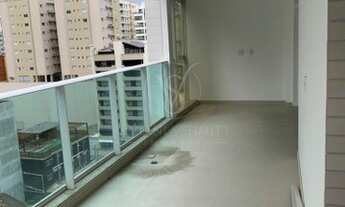 Imagem 5: DE FRENTE AVENIDA NO CORAÇÃO DE MEIA PRAIA