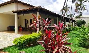 Imagem 2: Condomínio portaria 24hs excelente localização casa 3 suítes L.800m2 nascente