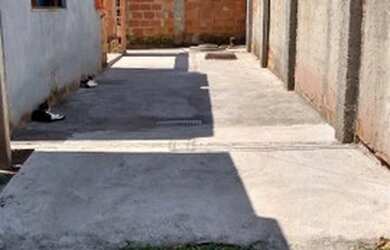 Imagem 5: Casa em rua pública