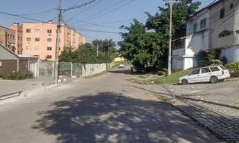 Imagem 2: Casa para venda possui 10 metros quadrados com 4 quartos em Campo Grande - Rio de Janeiro