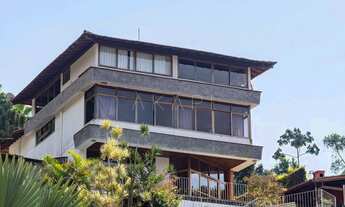 Imagem 2: Casa em localização privilegiada no bairro Iúcas