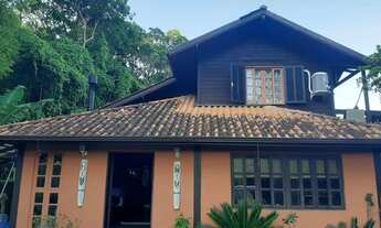 Imagem: Casa de madeira 5 quartos 2 andares