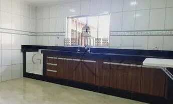 Imagem 6: Casa - Jacareí - Jardim Luiza - 3 Dormitórios, 1 Suíte - 200m²