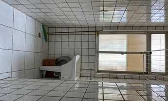 Imagem 6: Apartamento para aluguel possui 65 metros quadrados com 2 quartos armários nos quartos e c