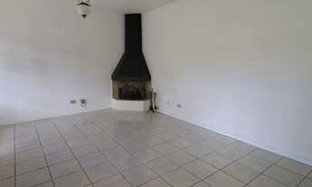 Imagem 4: Excelente sobrado semi mobiliado, localização privilegiada em Santa Felicidade