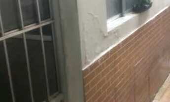 Imagem: 2 quartos sendo um com banheiro e kitnet