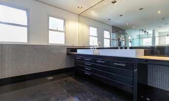 Imagem 11: Casa de condomínio luxuosa em frente ao Waldorf Rudolf Steiner