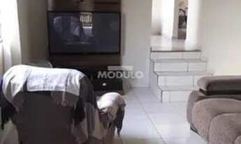 Imagem 3: CASA RESIDENCIAL à venda, 4 quartos, 1 suíte, 2 vagas, TAIAMAN - Uberlândia/MG