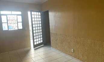 Imagem 1: Alugo casa com 2 quartos na QNN 17 conjunto G próximo ao metrô ótima localização
