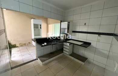 Imagem 4: Casa para aluguel, 3 quartos, 1 suíte, 3 vagas, Jardim Europa - Uberlândia/MG