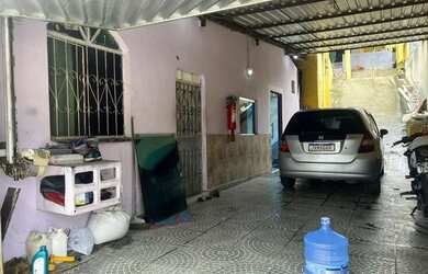 Imagem 7: Casa com 3 quartos + piscina + 2 kitnets / Flores