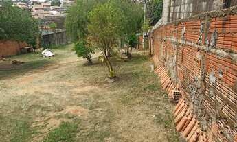 Imagem 7: Pequena casa em um terreno 449 metros