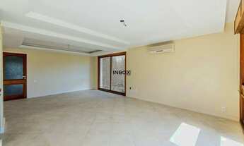 Imagem 2: Apartamento semimobiliado com 197 m² privativos, 3 dormitórios (sendo 1 suíte) e 2 vagas