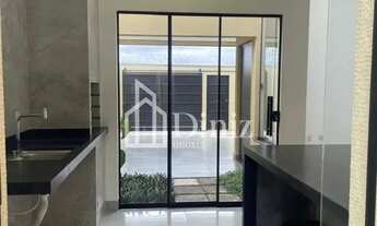 Imagem 5: Casa para venda tem 110 metros quadrados com 3 quartos sendo 1 suíte no bairro Campos do J