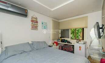 Imagem 4: Sobrado de nível com pier ao Guaiba