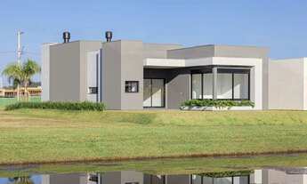 Imagem 5: Casa com fachada imponente no Reserva das Águas