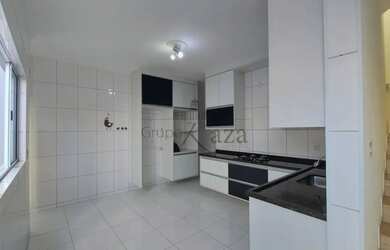 Imagem 6: Oportunidade - Casa Sobrado - Jardim Ismênia - 4 Dormitórios - 250m²