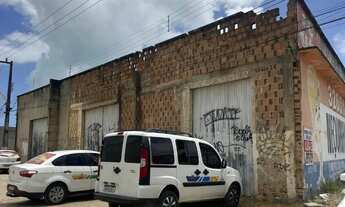 Imagem 2: Galpão / Depósito / Armazém Para Alugar no bairro Praia do Francês em Marechal Deodoro