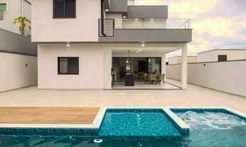 Imagem 2: Sobrado em condomínio à venda, com 3 quartos, 492m², 3 suítes e 4 vagas. Decorada e nunca