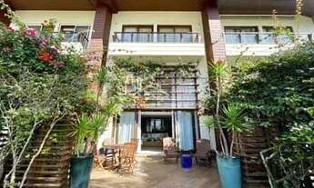 Imagem 7: A casa tem 458m² construídos, de frente para praia (pé na areia), com elevador interno, 5