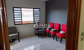Imagem 3: Casa Comercial disponível para Venda no bairro Jardim Brasília em Uberlândia-MG