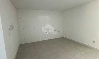 Imagem 6: Sobrado novo com 3 dormitórios sendo 1 suíte, com 2 vagas de garagem em Porto Belo