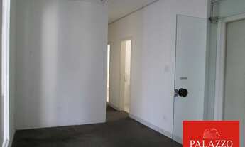 Imagem 5: CONJUNTO COMERCIAL JUNTO A PRAÇA DA REPÚBLICA E METRO