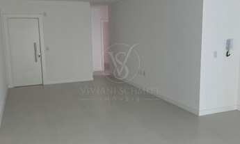 Imagem 3: DE FRENTE AVENIDA NO CORAÇÃO DE MEIA PRAIA