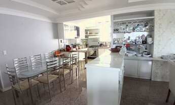 Imagem 2: Apartamento para venda tem 217 metros quadrados com 3 quartos em Calhau