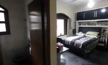 Imagem 4: Térrea para venda possui 194 metros quadrados com 3 quartos em Caiçara - Praia Grande - SP