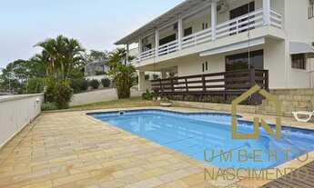 Imagem: Linda e ampla casa a venda no bairro da