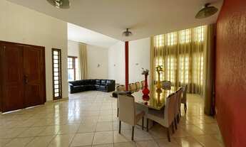 Imagem 2: Casa para venda possui 650 metros quadrados com 7 quartos em Guarujá - Betim - MG